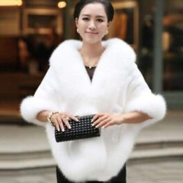 Luxuriöser Pelzponcho für Damen
