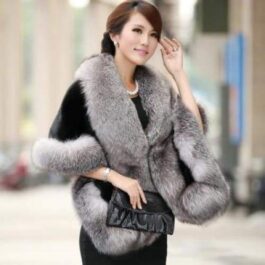Luxuriöser Pelzponcho für Damen