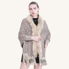 Fellponcho mit Leopardenmuster