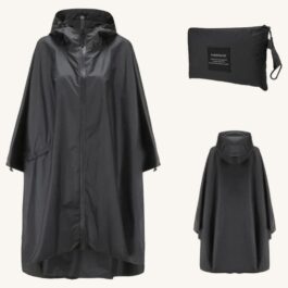 Schwarzer Regenponcho